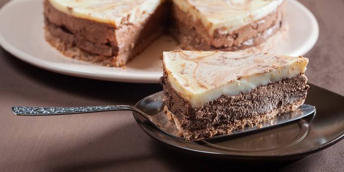 Nougat cremoso em um bolo