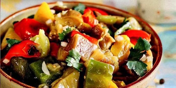 Salada de legumes cozida armênio