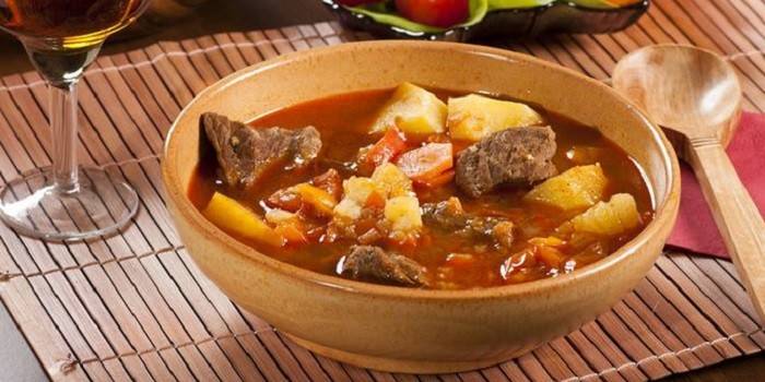 Печете с месо и картофи