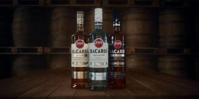 Garrafas de rum
