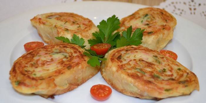 Massa de pão com salsicha e ervas
