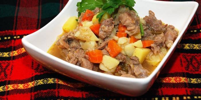 Лок яхния с картофи