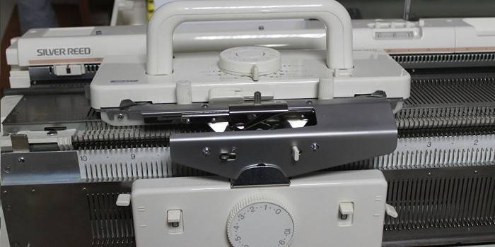 Máquina de confecção de malhas automática de prata Reed