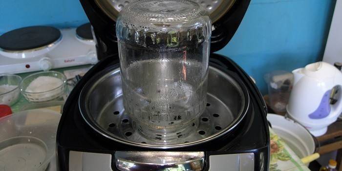 Preparação de latas para preservação no multicooker
