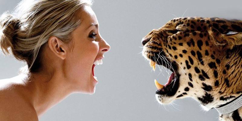 Menina e leopardo