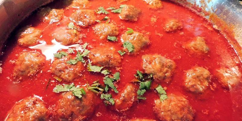 Sopa de tomate cozido lento com arroz