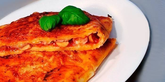 Z szynką i pieczarkami