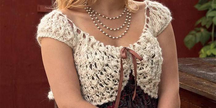 Krátke bolero v štýle vintage