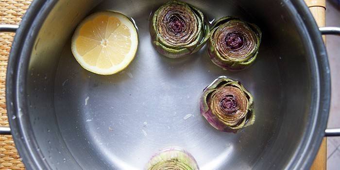 Legumes em água fria com limão
