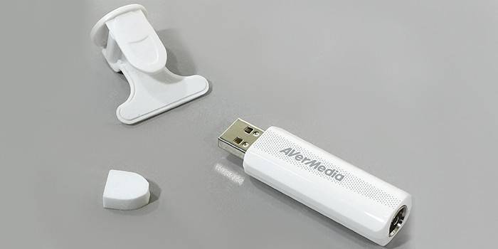 Tuner wideo USB z anteną do laptopa AVerMedia Technologies TD310