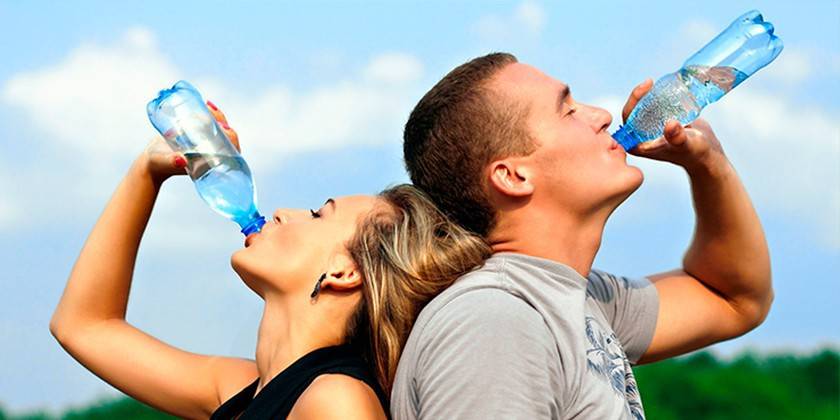 Beber mucha agua limpia