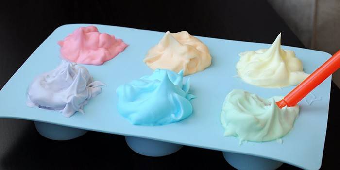 Espuma de barbear em moldes