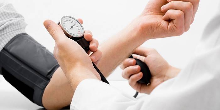 Medic meria krvný tlak na osobu