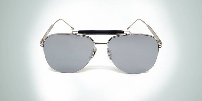 S zrkadlovými okuliarmi Thom Browne TB-168-B-SLV-60