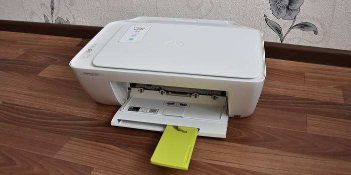 Impressora a jato de tinta HP Deskjet 2130