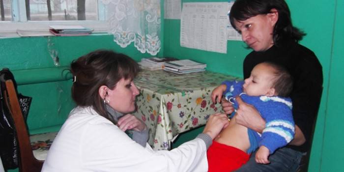 En examen por un pediatra