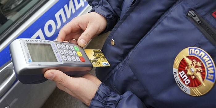 Pagamento de multa por cartão no local