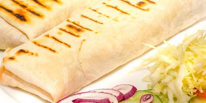 Gotowany na grillu Shawarma