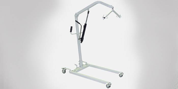 O elevador hidráulico para pessoas com deficiência da Titan GMBH