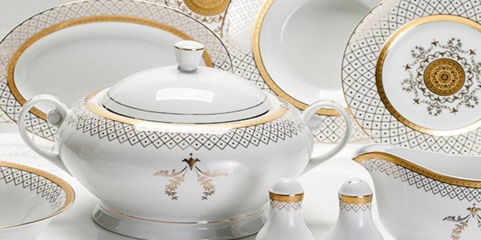 Servicio de porcelana, mano de oro checo de porcelana