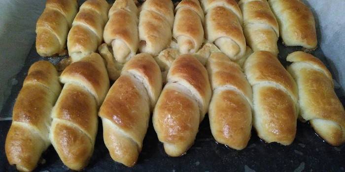 Kiełbasy w cieście piekarnika