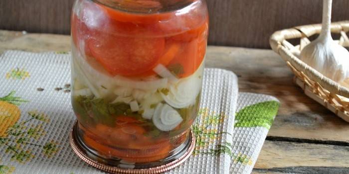 Salada de tomate e cebola