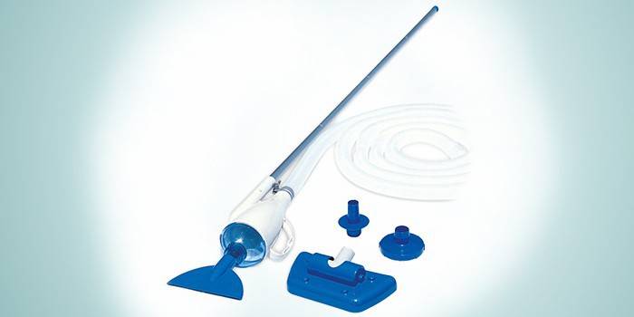 O aspirador manual para a piscina de Bestway set 58234/58237