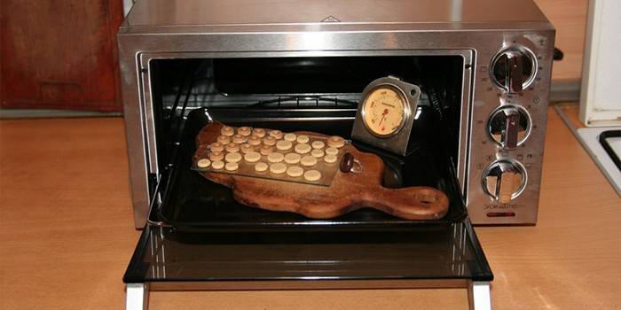 Pieczenie gliny polimerowej w piecu
