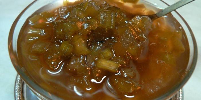 Mermelada de ruibarbo lista