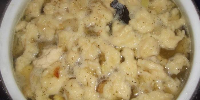 Sopa de albóndigas de harina