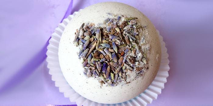 Bomba de banho de lavanda pronta