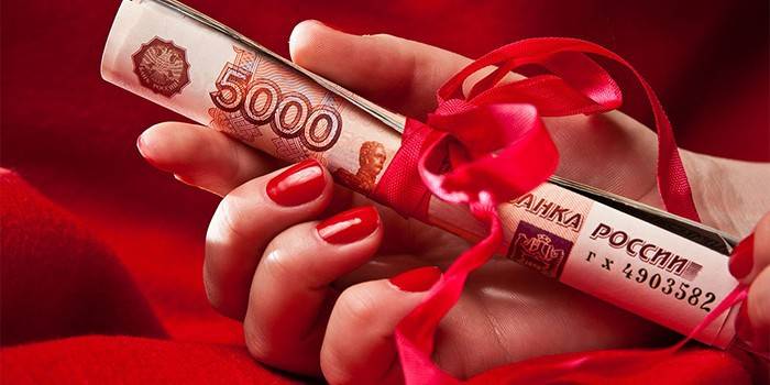 Banknoty przewiązane wstążką