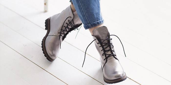 Sznurowane buty