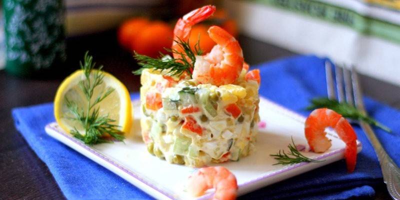 Olivier de camarones y aguacate