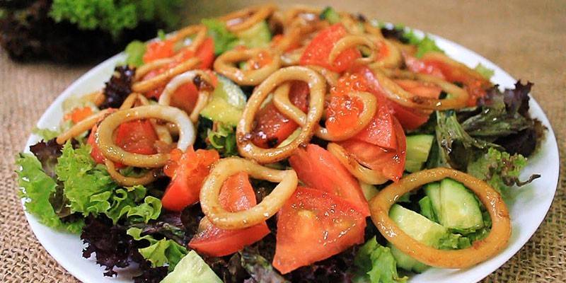 Salada de Lulas e Tomate
