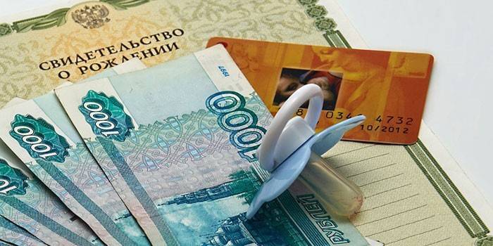 Miesięczny zasiłek dla drugiego dziecka