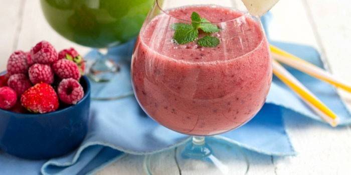 Batido de Leite com Morango
