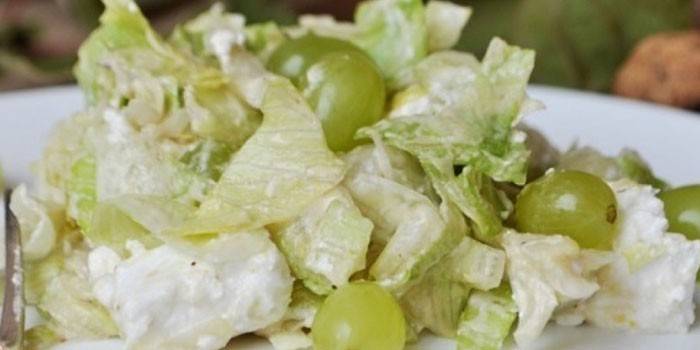 Com alface e queijo feta