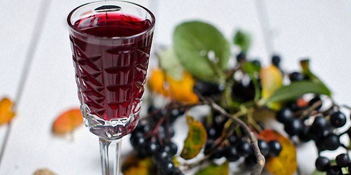 Com suco de bagas de rowan