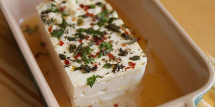 Queijo com ervas e especiarias
