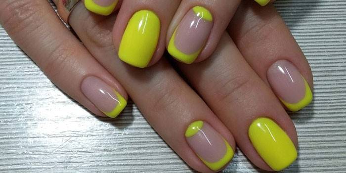Design de unhas amarelas