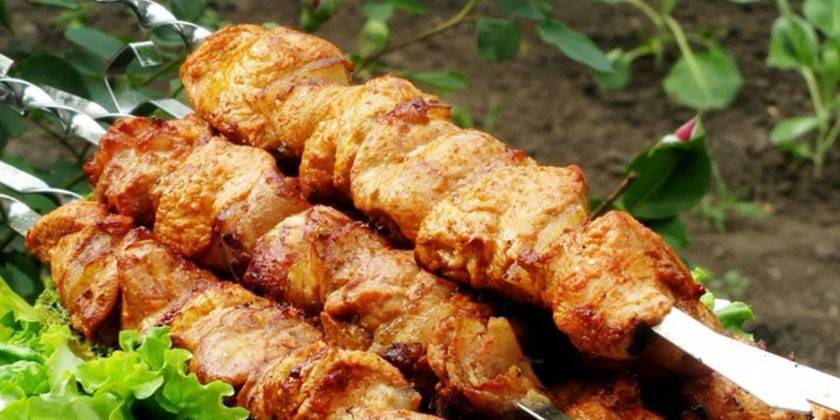 Marynowane mięso w kwasie z miodem