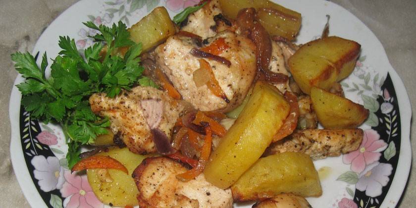Pollo con papas y hierbas