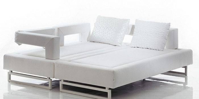 Sofa z materacem ortopedycznym