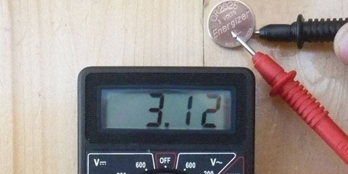 Sprawdzanie baterii na płycie głównej