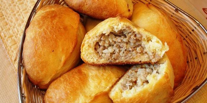 Torty z ryżem, jajkiem i mięsem