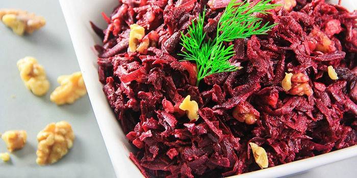 Salada de beterraba e nozes