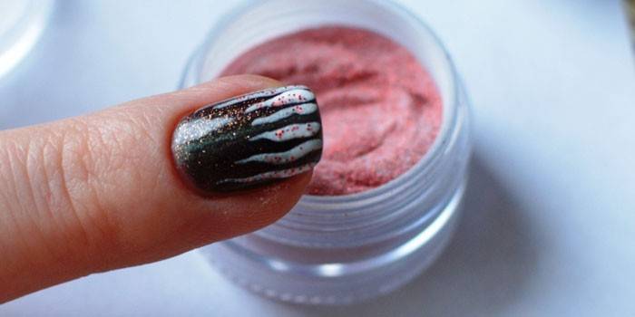 Manicure akrylowy w proszku