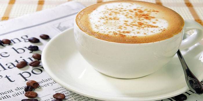 Klasyczne cappuccino w filiżance