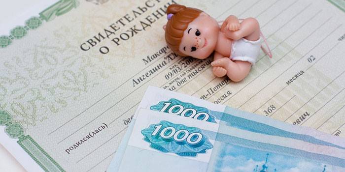 Lalka, akt urodzenia i banknoty